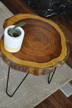 Load image into Gallery viewer, Lax Table