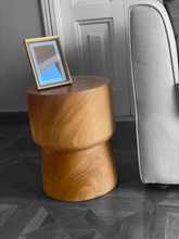 Load image into Gallery viewer, Uno Table