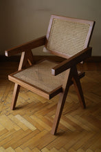 Load image into Gallery viewer, Valerie Chair