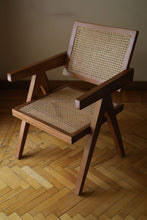 Load image into Gallery viewer, Valerie Chair
